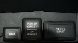 Honda Civic IX Hatchback 5d 1.8 i-VTEC 142KM - galeria redakcyjna - podłokietnik przedni