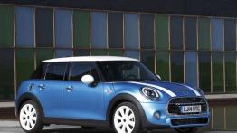 Mini Cooper S 2014 - wersja 5-drzwiowa - prawy bok