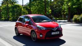 Toyota Yaris III Facelifting (2014) - widok z przodu