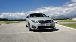 Skoda Octavia III RS Kombi 2.0 TDI (2013) - widok z przodu