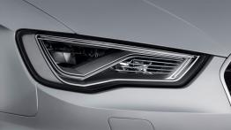 Audi A3 III Sportback - prawy przedni reflektor - wyłączony