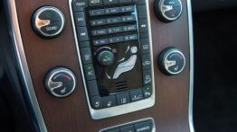 Volvo XC70 Facelifting (2014) - konsola środkowa