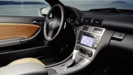 Mercedes CLC - kokpit