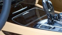 BMW serii 7 F01 Facelifting - tunel środkowy między fotelami