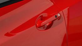 Hyundai Genesis Coupe - drzwi kierowcy zamknięte