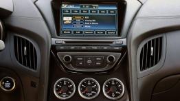 Hyundai Genesis Coupe Facelifting - konsola środkowa