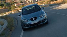 Seat Toledo III - przód - reflektory wyłączone