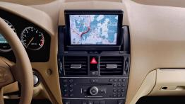 Mercedes Klasa C 2007 - konsola środkowa