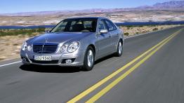 Mercedes Klasa E 2006 - widok z przodu