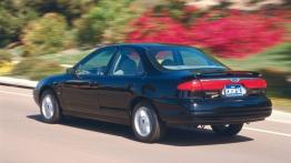 Ford Contour - widok z tyłu