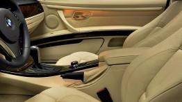 BMW Seria 3 E92 Coupe - widok ogólny wnętrza z przodu