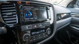 Mitsubishi Outlander PHEV (MY16) - dialog z klientem