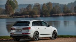 Audi Q7 facelifting ? pierwsza jazda - widok z ty³u