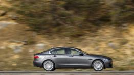 Jaguar XE 2.0d Ammonite Grey (2015) - prawy bok