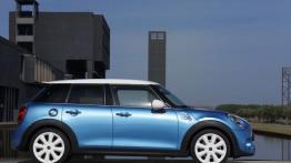 Mini Cooper S 2014 - wersja 5-drzwiowa - prawy bok