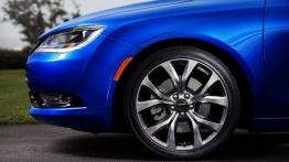 Chrysler 200S (2015) - lewe przednie nadkole