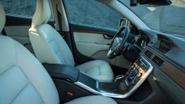 Volvo XC70 Facelifting (2014) - widok ogólny wnętrza z przodu
