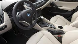 BMW X1 - widok ogólny wnętrza z przodu