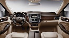 Mercedes klasa M 2012 - pełny panel przedni