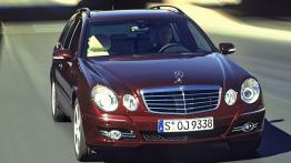 Mercedes Klasa E 2006 - widok z przodu
