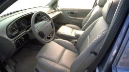 Ford Contour - widok ogólny wnętrza z przodu