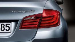 Przegląd rynku hybryd i samochodów elektrycznych