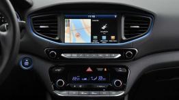 Hyundai Ioniq Hybrid – Prius po koreańsku