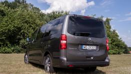 Peugeot Traveller Business VIP Long - galeria redakcyjna - widok z tyłu