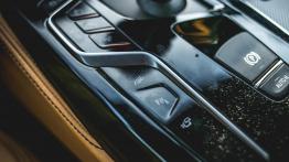 BMW M5 4.4 V8 600 KM - galeria redakcyjna - panel sterowania na tunelu ?rodkowym