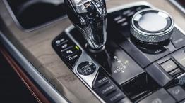 BMW X5 30d 265 KM - galeria redakcyjna - dźwignia zmiany biegów