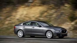 Jaguar XE 2.0d Ammonite Grey (2015) - prawy bok