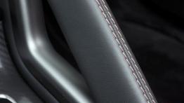 Jaguar F-Type AWD R Roadster (2016) - uchwyt na tunelu środkowym