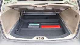 Volvo XC70 II Kombi 2.4 D5 215KM - galeria redakcyjna - bagażnik, akcesoria