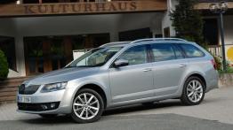 Skoda Octavia III Kombi  KM - galeria redakcyjna - lewy bok