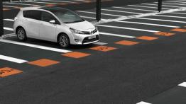Toyota Verso Facelifting - prawy bok