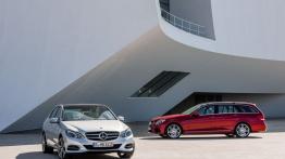 Mercedes E 350 4MATIC Facelifting - widok z przodu