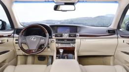 Lexus LS 460L (2013) - pełny panel przedni