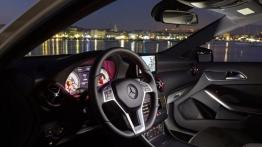 Mercedes A 250 Sport (W176) 2012 - pełny panel przedni