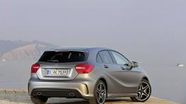 Mercedes A 200 (W176) 2012 - widok z tyłu