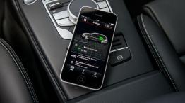 Audi A3 III Sportback e-tron (2013) - tunel środkowy między fotelami