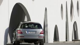Mercedes klasy R 2011 - widok z tyłu