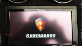 Koenigsegg CCR Edo Competition - radio/cd / panel lcd