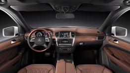 Mercedes klasa M 2012 - pełny panel przedni