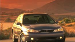 Ford Contour - widok z przodu