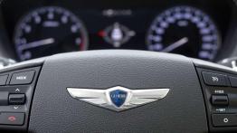 Hyundai Genesis 3.8 HTRAC vs. Lancia Thema 3.6 AWD - nie tylko Niemcy