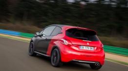 Peugeot 208 GTi 30th Anniversary Edition (2015) - widok z tyłu