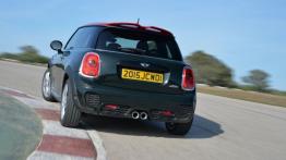 Mini John Cooper Works 2015 - widok z tyłu