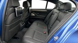 BMW M5 F10 Facelifting (2014) - tylna kanapa