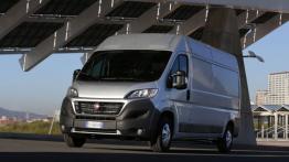 Fiat Ducato III Facelifting Furgon (2014) - widok z przodu