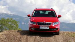 Skoda Octavia III Kombi 4x4 TDI (2013) - widok z przodu